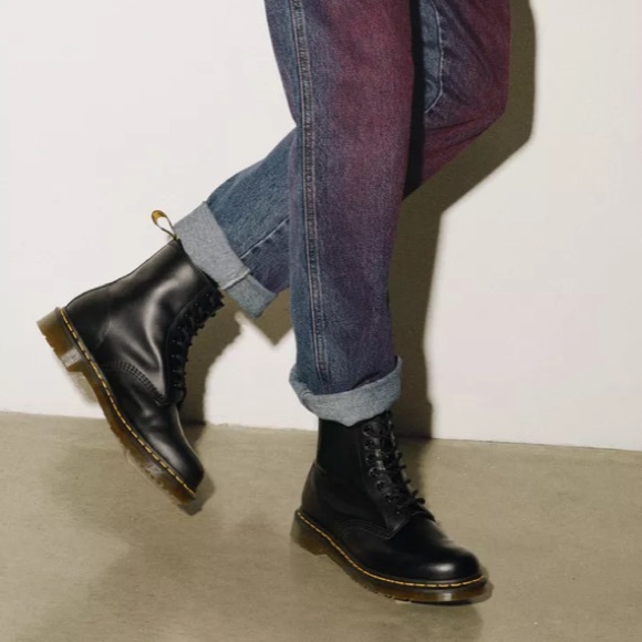 ⭐️ Dr. Martens | 1460 Smooth Leather Lace-up Boots | Black | US 9 - Picture 12 of 15